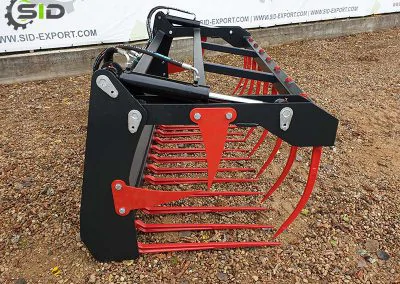 Manure fork with grapple