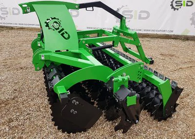Disc harrow cultivator with hydropack