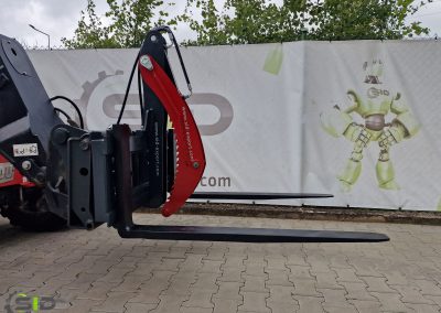 Wood grapple for pallet forks