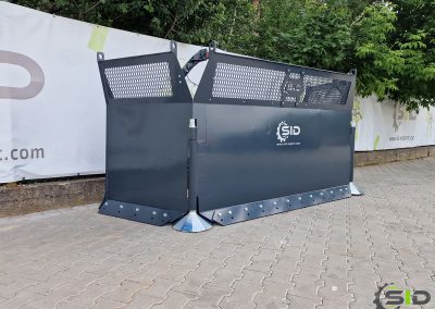 Hydraulic silage blade