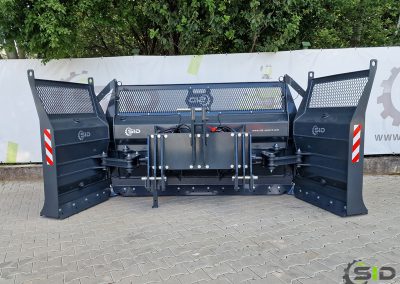 Hydraulic silage blade