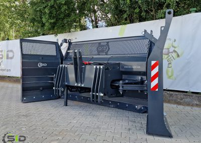 Hydraulic silage blade