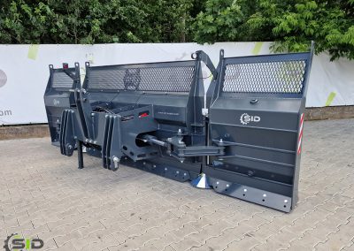 Hydraulic silage blade