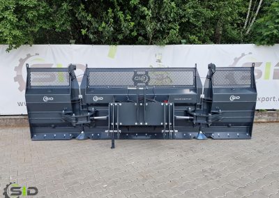 Hydraulic silage blade