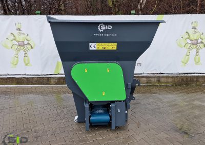 Dosing bucket with conveyor belt