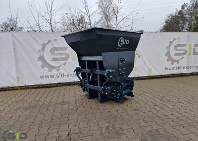 Dosing bucket with conveyor belt