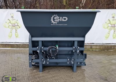 Dosing bucket with conveyor belt