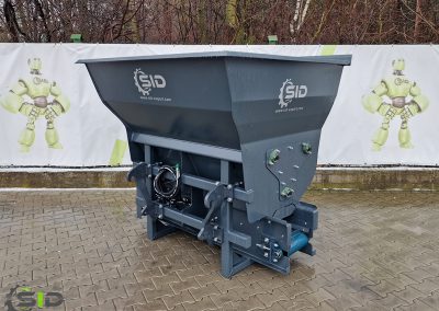 Dosing bucket with conveyor belt