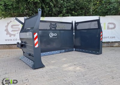 Hydraulic silage blade