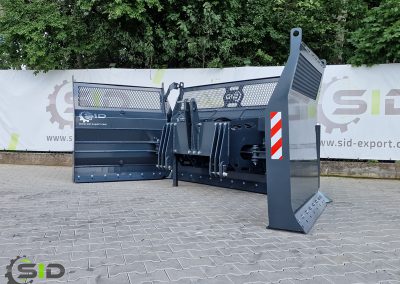 Hydraulic silage blade