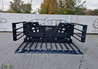 Hydraulic buck rake