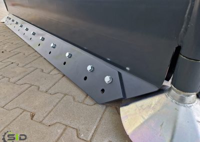 Hydraulic silage blade