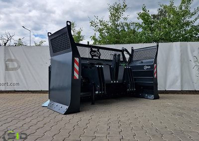 Hydraulic silage blade