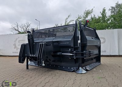 Hydraulic silage blade