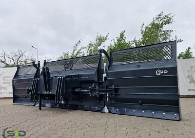 Hydraulic silage blade
