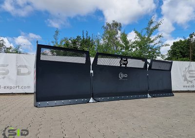 Hydraulic silage blade