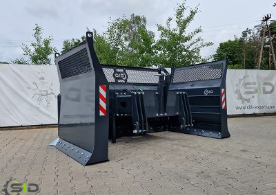 Hydraulic silage blade
