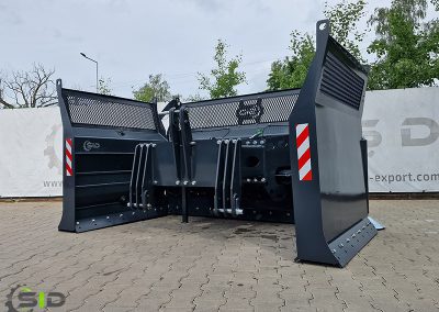 Hydraulic silage blade