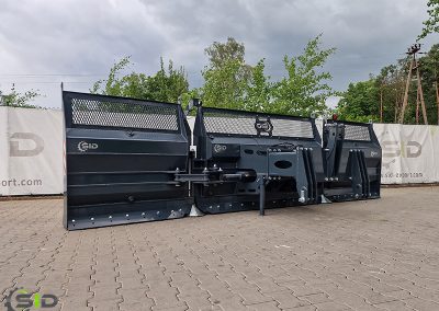 Hydraulic silage blade