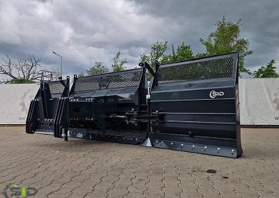 Hydraulic silage blade