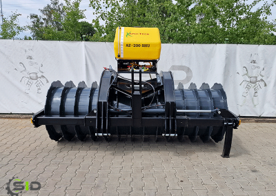 Silage roller