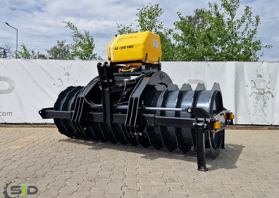 Silage roller