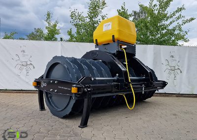 Silage roller