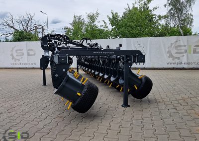 Tires weeder