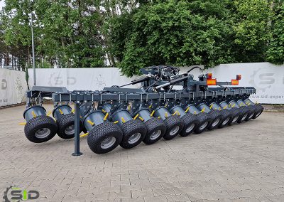 Tires weeder