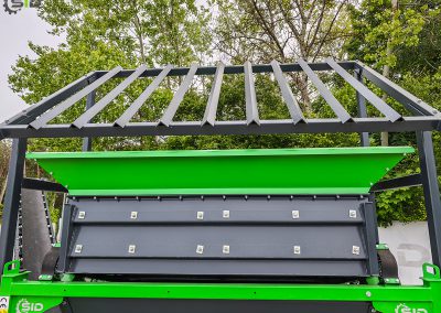 Vibrating screen