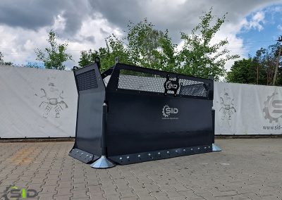 Hydraulic silage blade